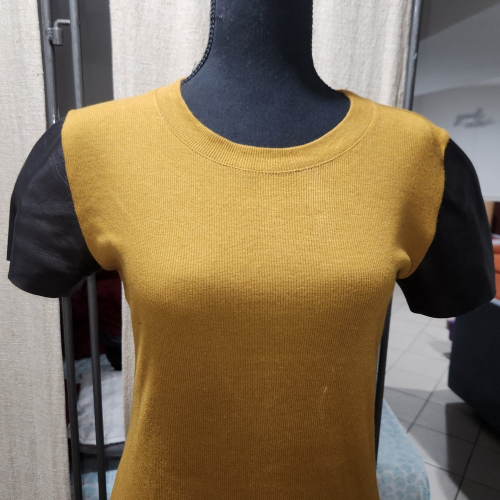 Elegant Mustard and Black Short Sleeve Women's Top